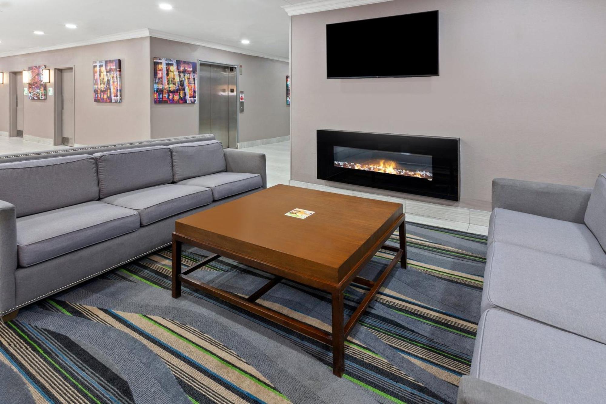 Holiday Inn Chicago/Oak Brook By Ihg Оукбрук-Террес Екстер'єр фото
